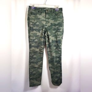 Universal Thread green camo pants women's  6 / 28   #1406